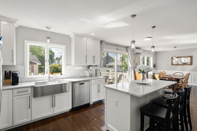 38 Overlook Rd, Waltham, MA 02451