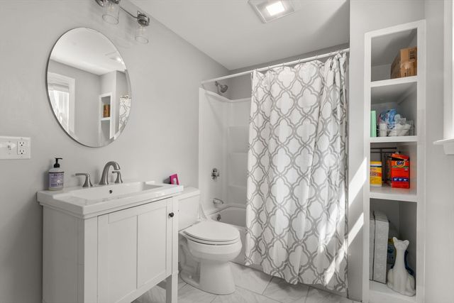 38 Overlook Rd, Waltham, MA 02451