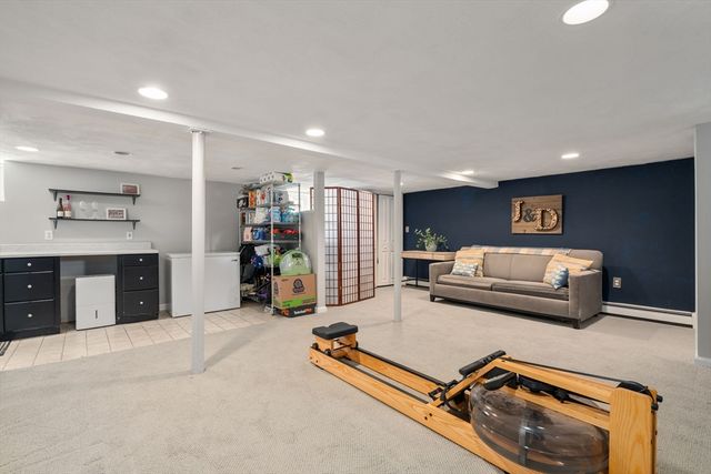 38 Overlook Rd, Waltham, MA 02451