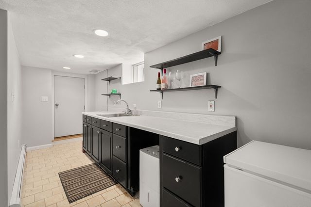 38 Overlook Rd, Waltham, MA 02451