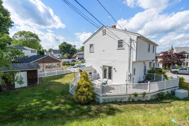 38 Overlook Rd, Waltham, MA 02451