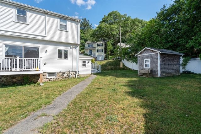 38 Overlook Rd, Waltham, MA 02451