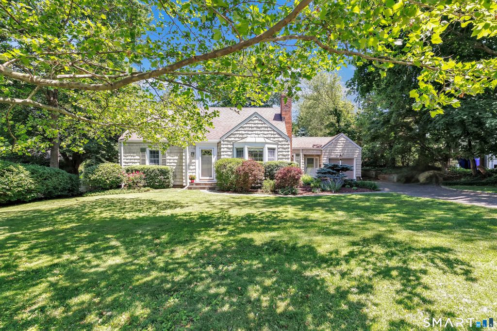 42 Bayberry Road, Fairfield, CT 06825