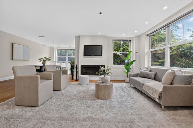 150 Staniford St 331, Boston, MA 02114