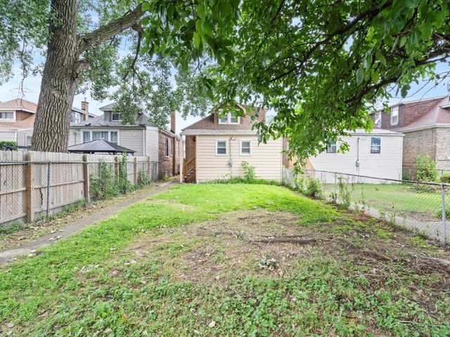 8107 S Princeton Avenue, Chicago, IL 60620