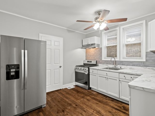 8107 S Princeton Avenue, Chicago, IL 60620