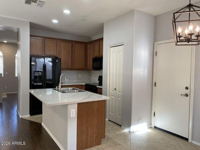 4241 E CARLA VISTA Drive, Gilbert, AZ 85295