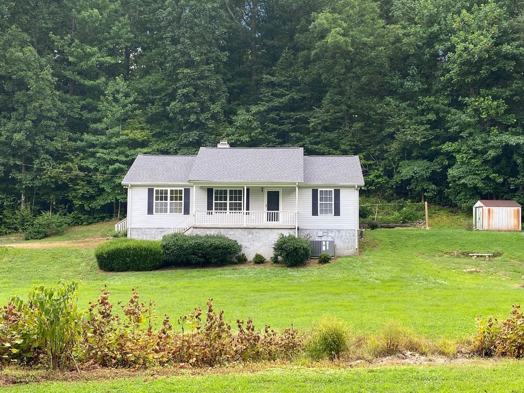 7459 US Highway 70, E, Mc Ewen, TN 37101