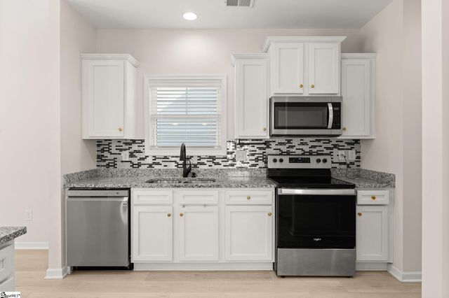 160 Highland Park Court, Easley, SC 29642