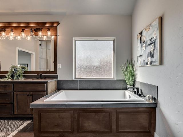 11500 SW 58th Street, Mustang, OK 73064