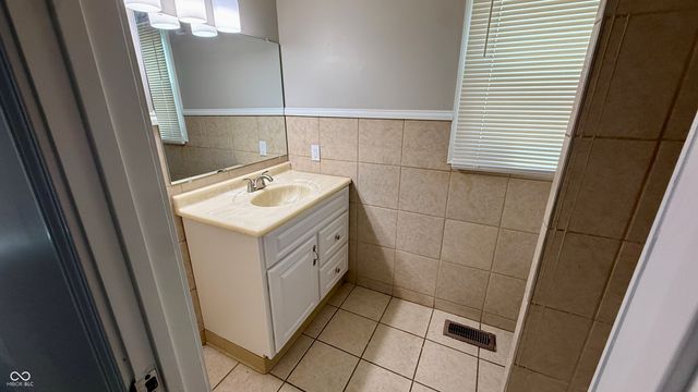 2215 Durham, Indianapolis, IN 46220
