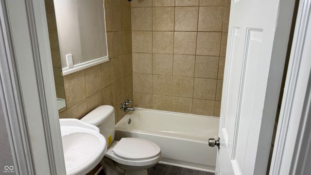 2215 Durham, Indianapolis, IN 46220