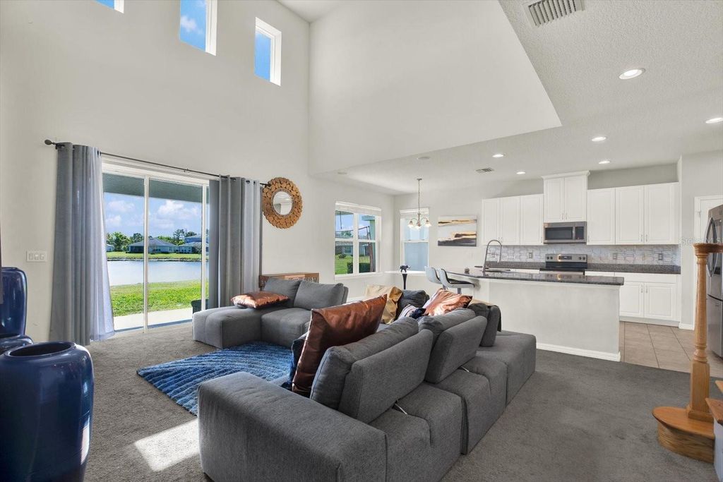 Image 13 of property listing at 9058 SPRUCE CREEK CIRCLE, Riverview, FL 33578