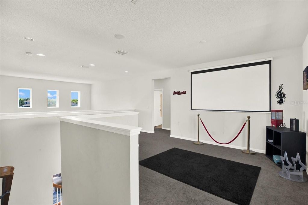 Image 20 of property listing at 9058 SPRUCE CREEK CIRCLE, Riverview, FL 33578