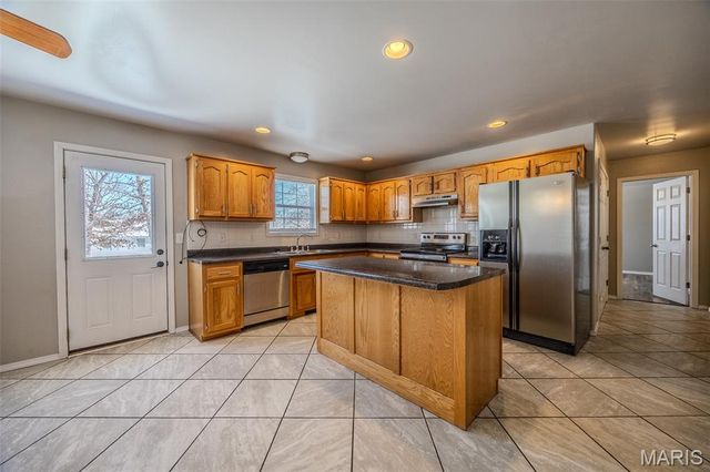 21104 Larson Road, Waynesville, MO 65583