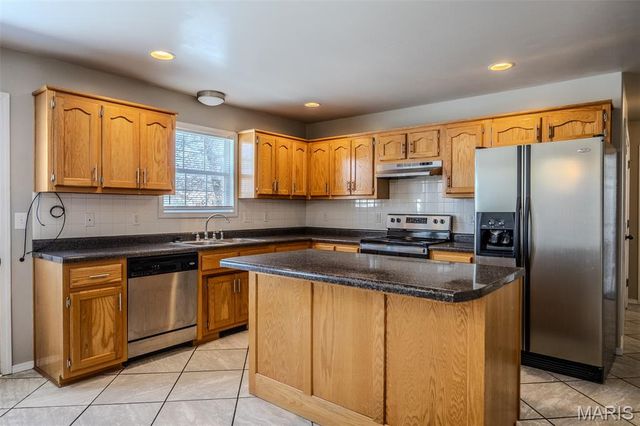 21104 Larson Road, Waynesville, MO 65583