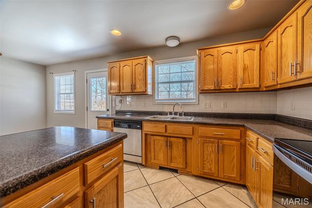 21104 Larson Road, Waynesville, MO 65583