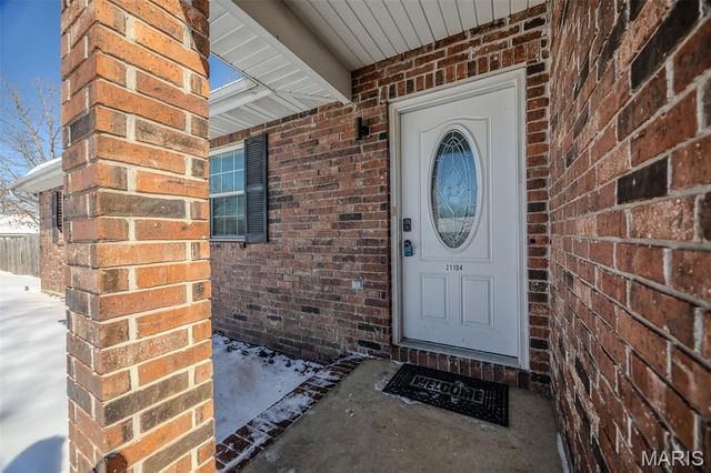 21104 Larson Road, Waynesville, MO 65583