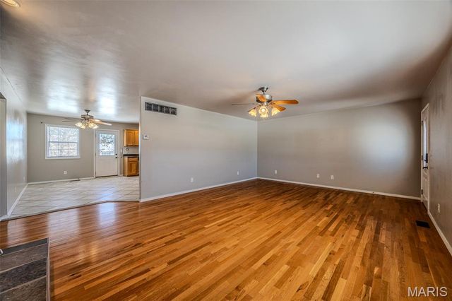 21104 Larson Road, Waynesville, MO 65583