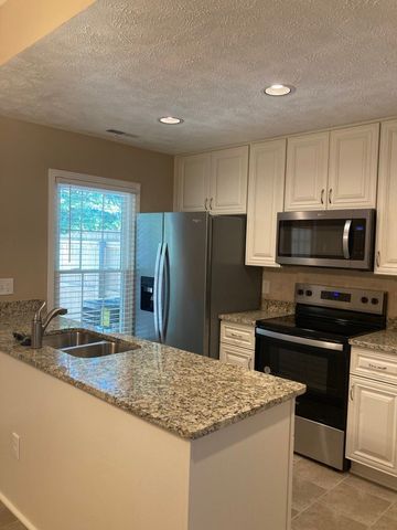 108 Lakebrink Dr, Nashville, TN 37214