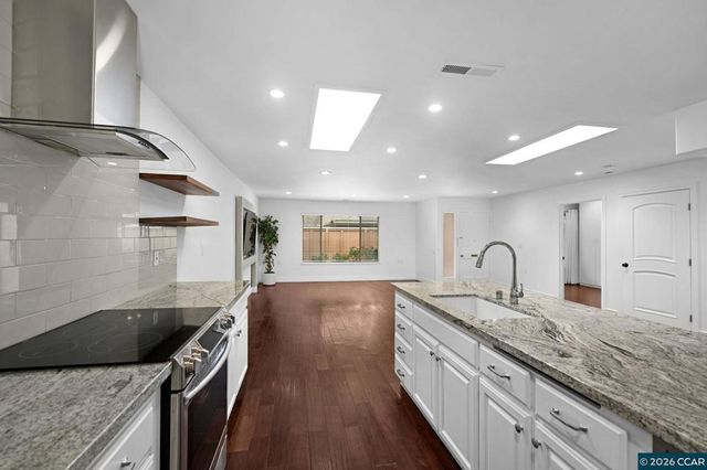 2308 Pine Knoll Dr 2, Walnut Creek, CA 94595