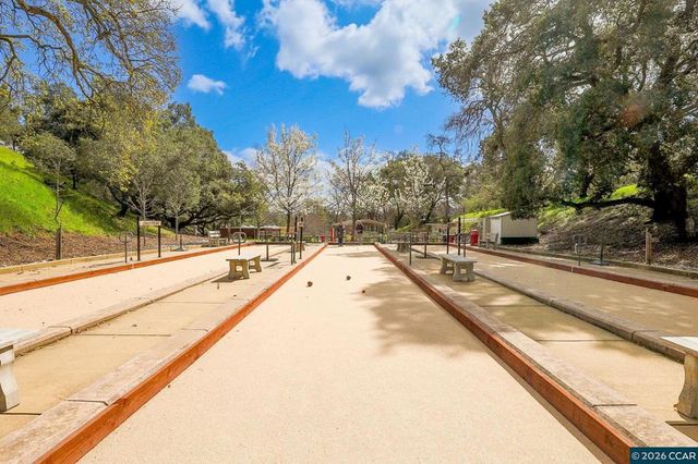 2308 Pine Knoll Dr 2, Walnut Creek, CA 94595