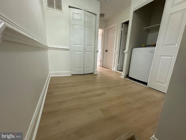 8282 WHITE PINE DR, Manassas Park, VA 20111