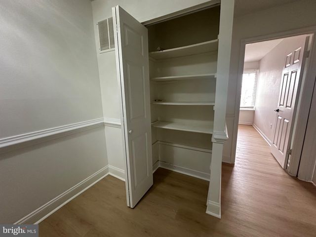 8282 WHITE PINE DR, Manassas Park, VA 20111