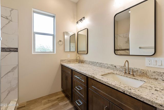48111 N 7TH Avenue, New River, AZ 85087