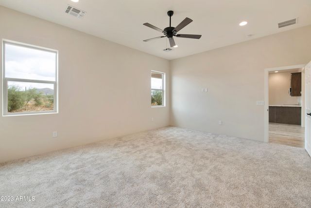 48111 N 7TH Avenue, New River, AZ 85087