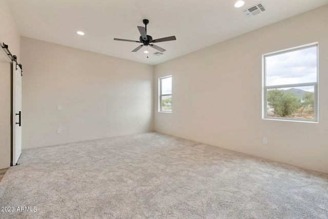 48111 N 7TH Avenue, New River, AZ 85087