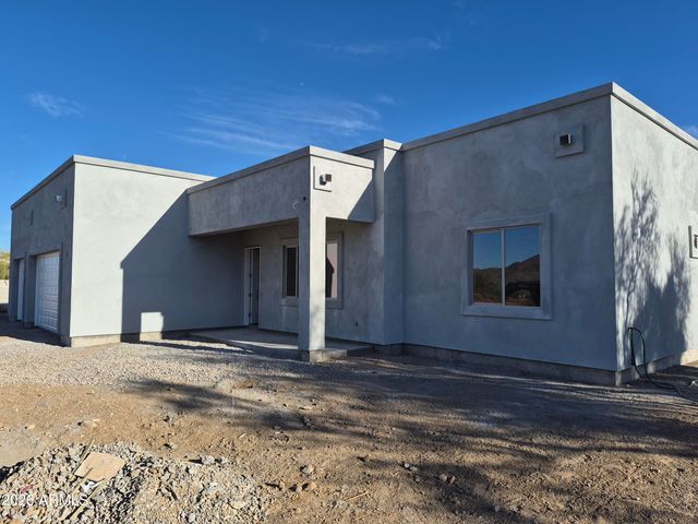 48111 N 7TH Avenue, New River, AZ 85087