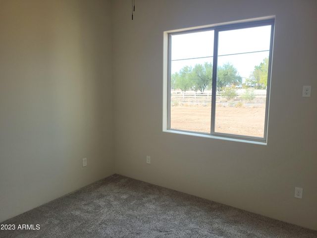 48111 N 7TH Avenue, New River, AZ 85087