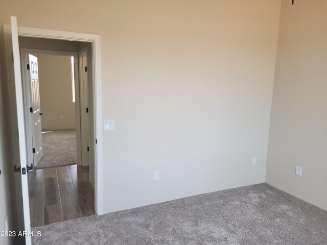 48111 N 7TH Avenue, New River, AZ 85087