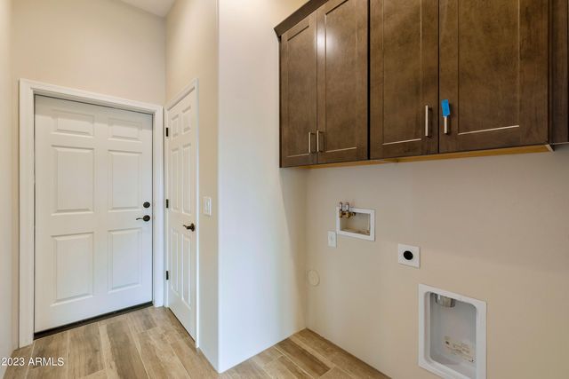 48111 N 7TH Avenue, New River, AZ 85087
