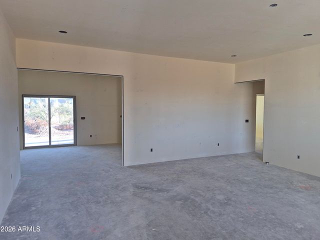 48111 N 7TH Avenue, New River, AZ 85087