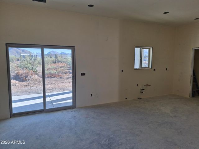 48111 N 7TH Avenue, New River, AZ 85087