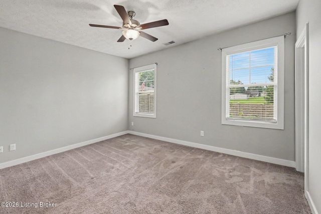 6420 Oak Village Dr, Louisville, KY 40228