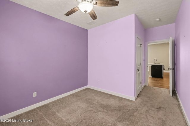 6420 Oak Village Dr, Louisville, KY 40228