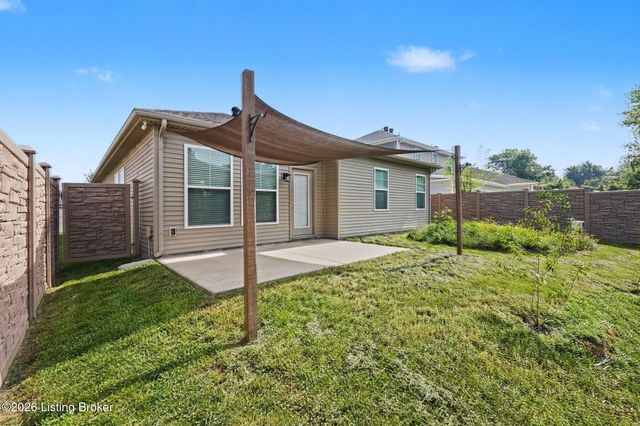 6420 Oak Village Dr, Louisville, KY 40228
