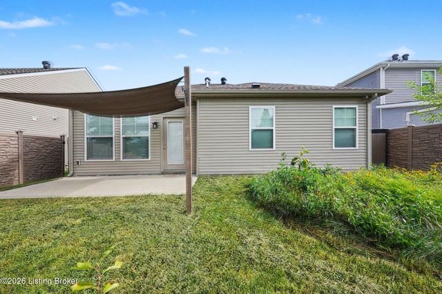 6420 Oak Village Dr, Louisville, KY 40228