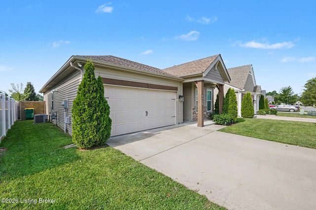 6420 Oak Village Dr, Louisville, KY 40228