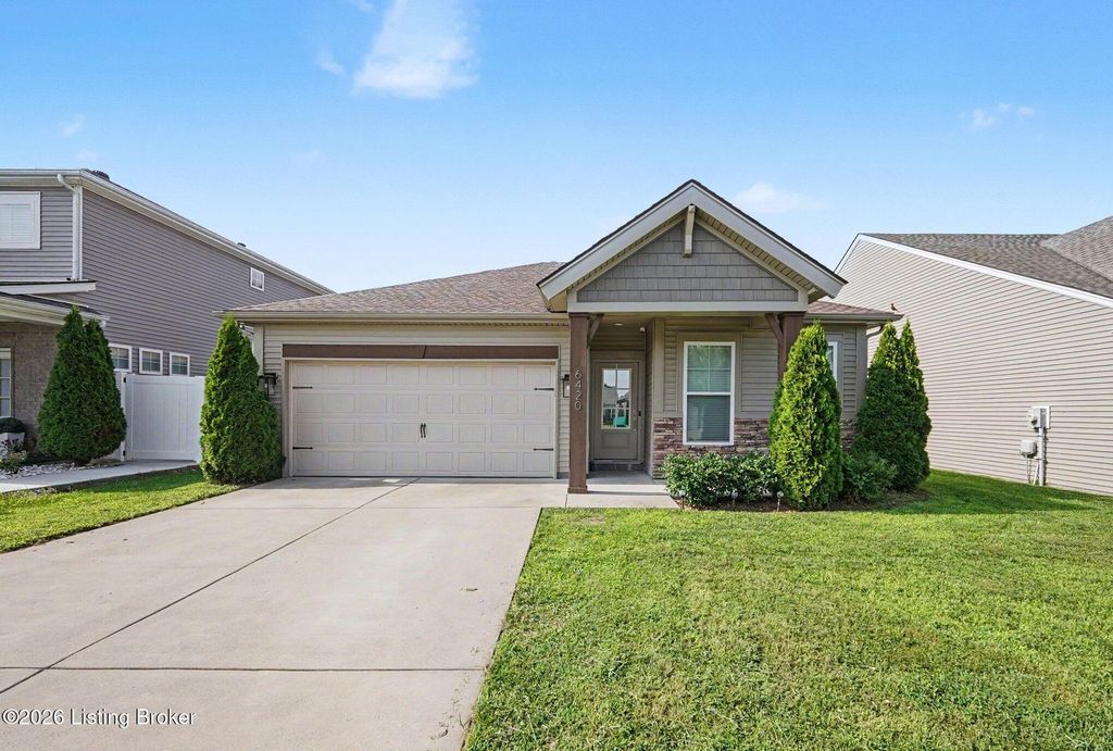 6420 Oak Village Dr, Louisville, KY 40228