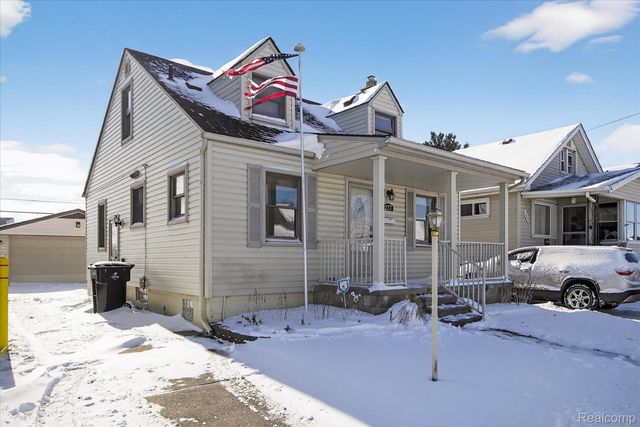 277 Highland Street, Wyandotte, MI 48192