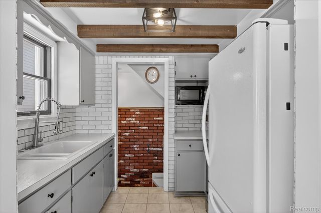 277 Highland Street, Wyandotte, MI 48192