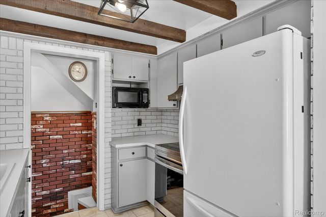 277 Highland Street, Wyandotte, MI 48192