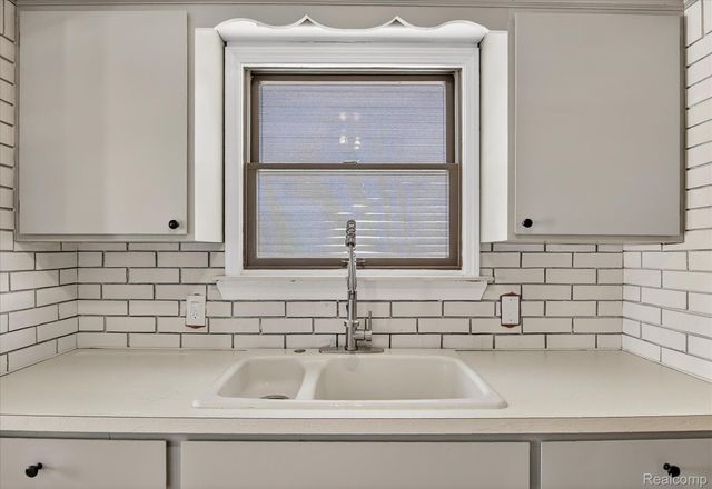 277 Highland Street, Wyandotte, MI 48192