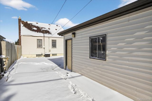 277 Highland Street, Wyandotte, MI 48192