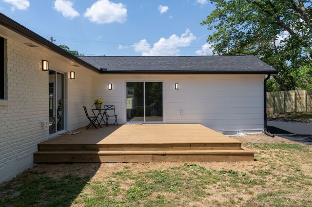 103 Vulco Dr, Hendersonville, TN 37075