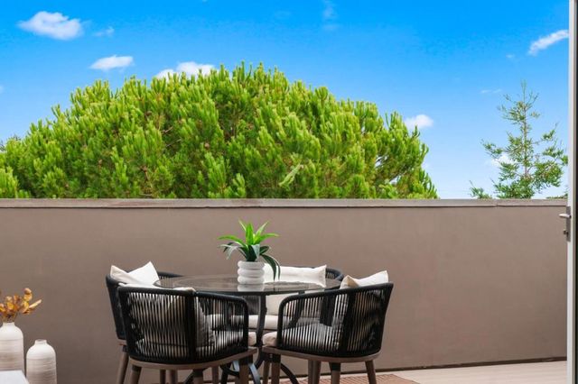 841 Bayview Way, Redwood City, CA 94062